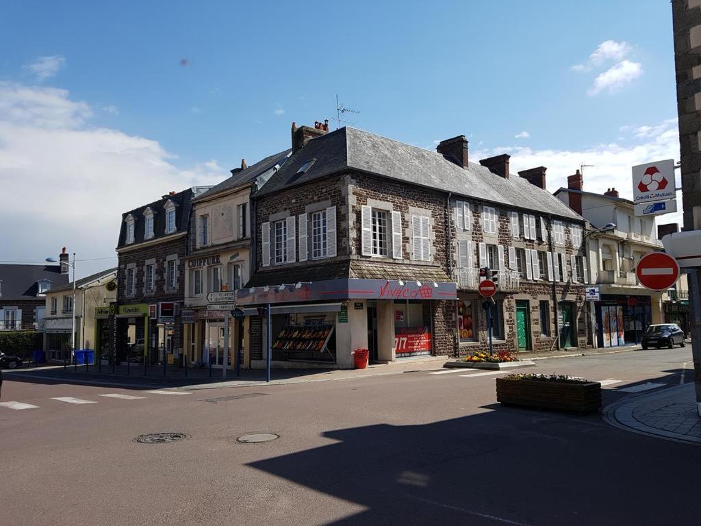 Appart Hotel Le Frenchy Brehal Exterior photo